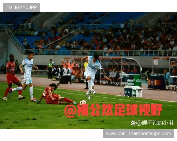 球员在赛后社媒直播与球迷互动引发热议，球员专访